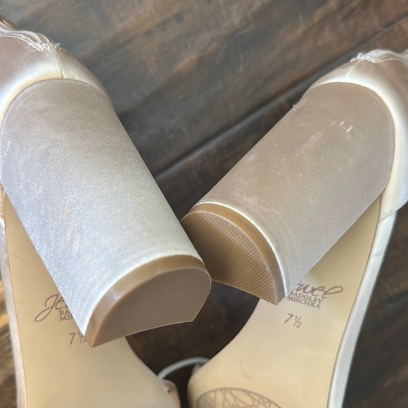 Badgley Mischka Elegant Satin Jeweled Women's Heels - Picture 8 of 8